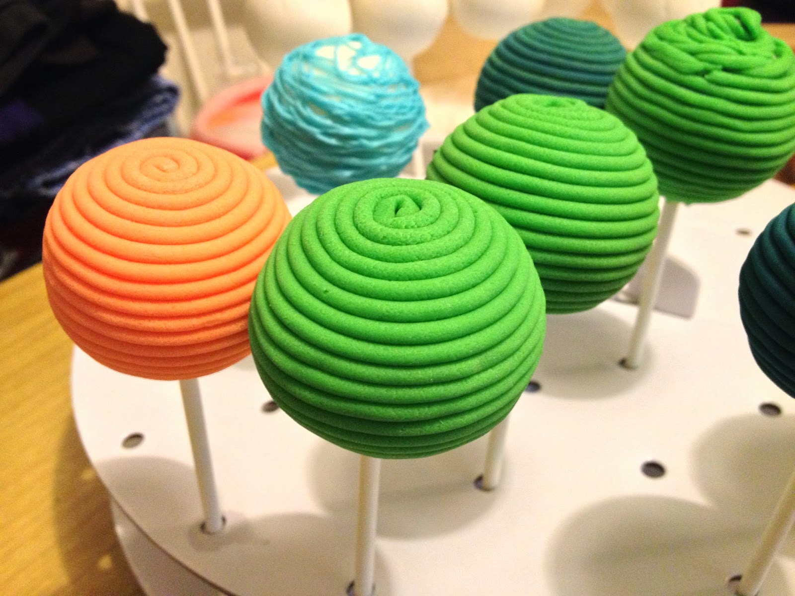 Yarn Ball Cake pops Fat Sam's Blog